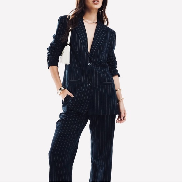 Oversized Boxy DIVIDED Black and White Pinstripe Women’s Blazer - Picture 4 of 8